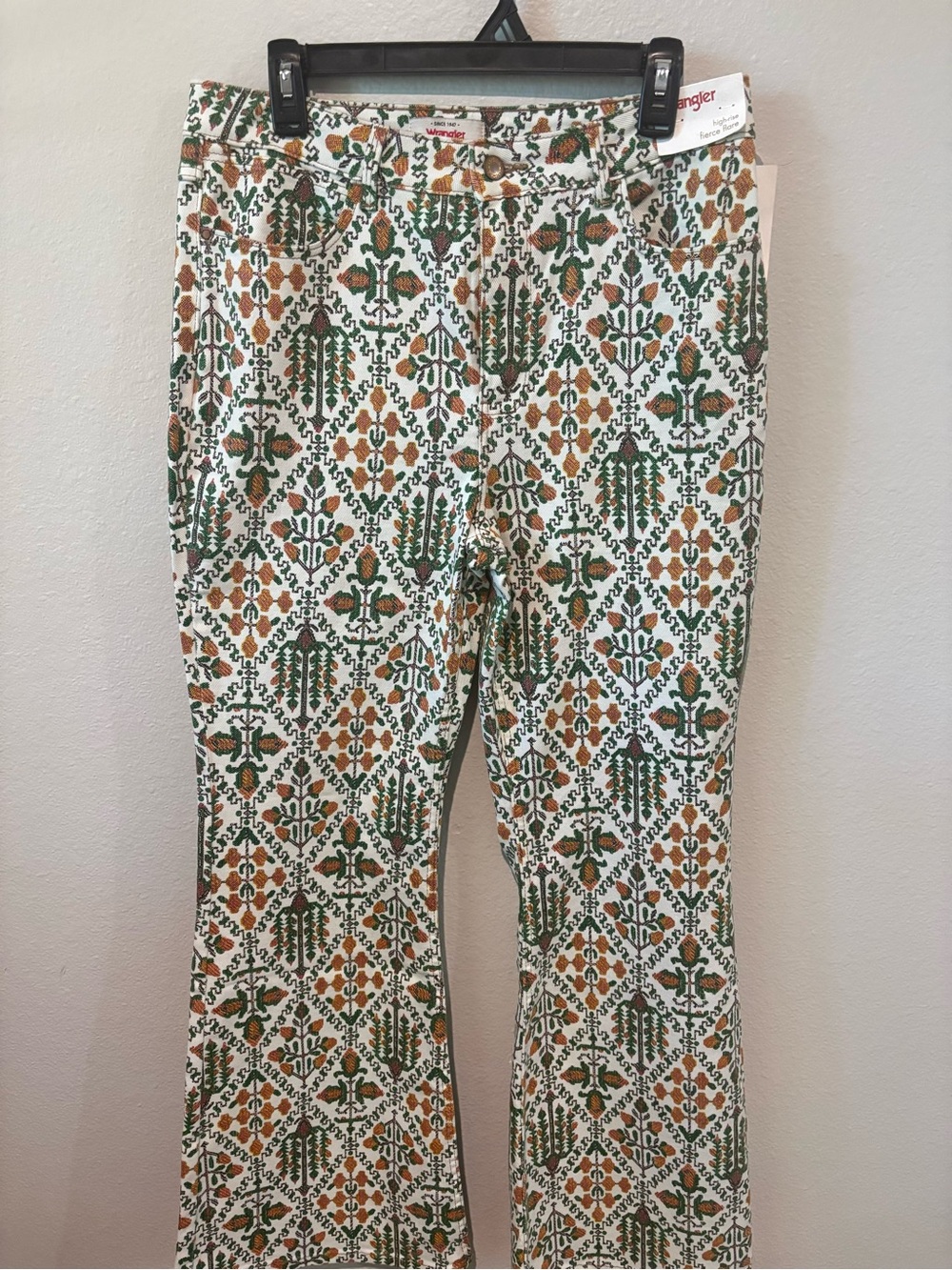 Wrangler Women’s High-rise fierce flare Green & Tan